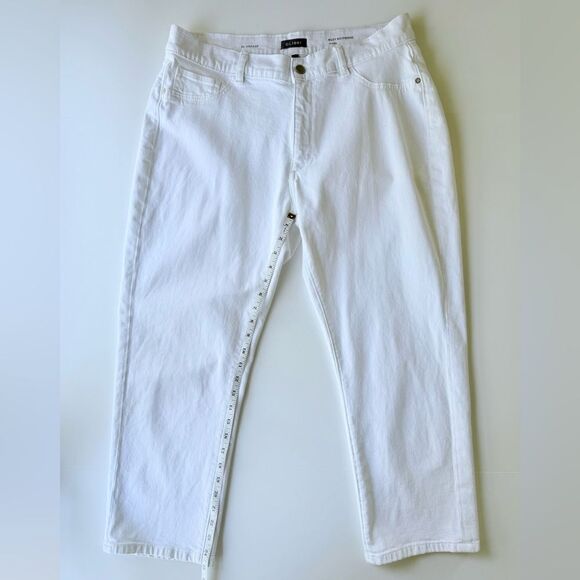DL1961 Riley Boyfriend Straight Cut Cropped Length Jean in White Size 30 - Picture 7 of 13